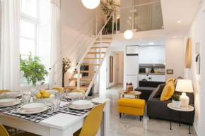 Idyllic & loveliest Apt with patio.Private parking